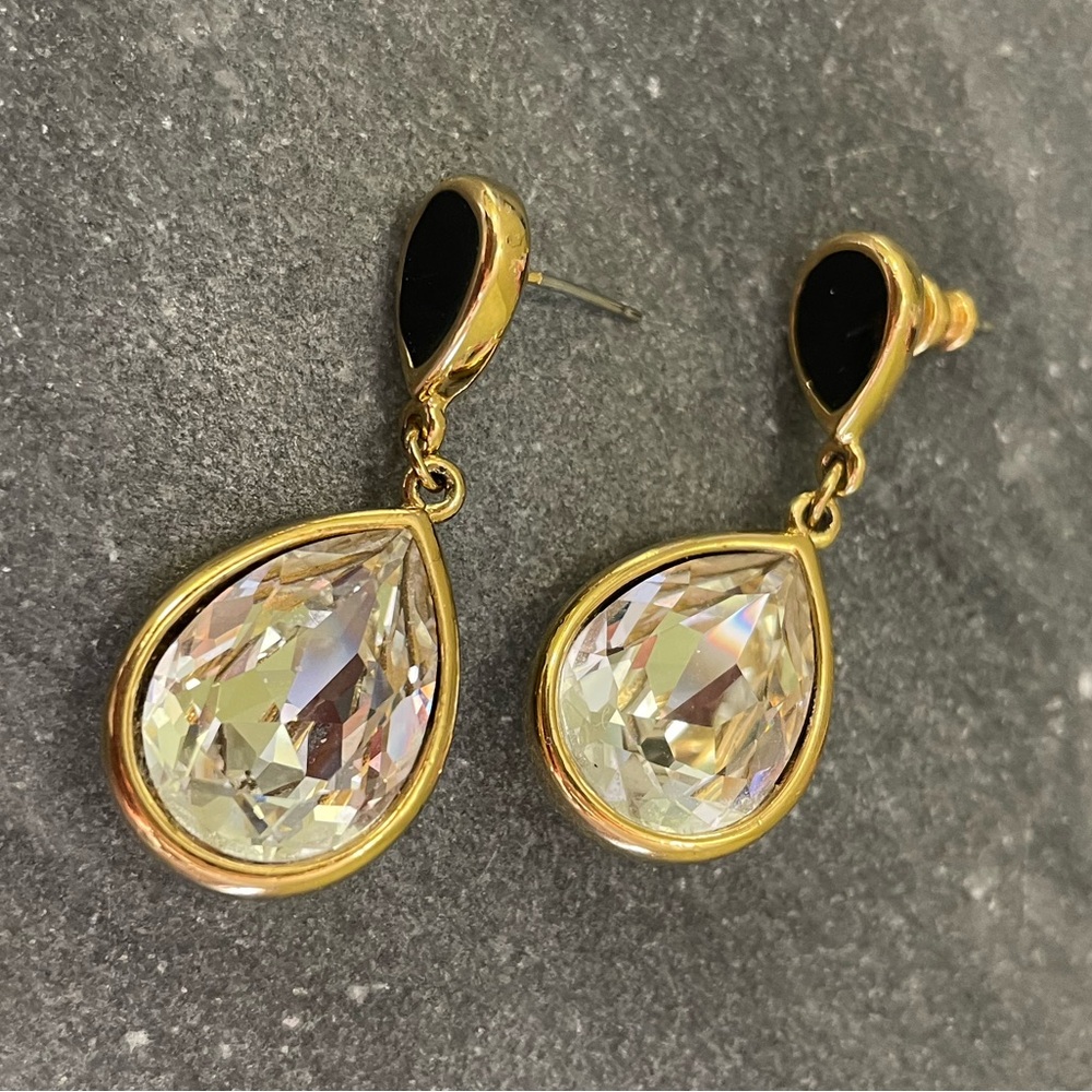 Vintage Trifari Gold Black Teardrop Crystal Dangly Earrings - Picture 3 of 7